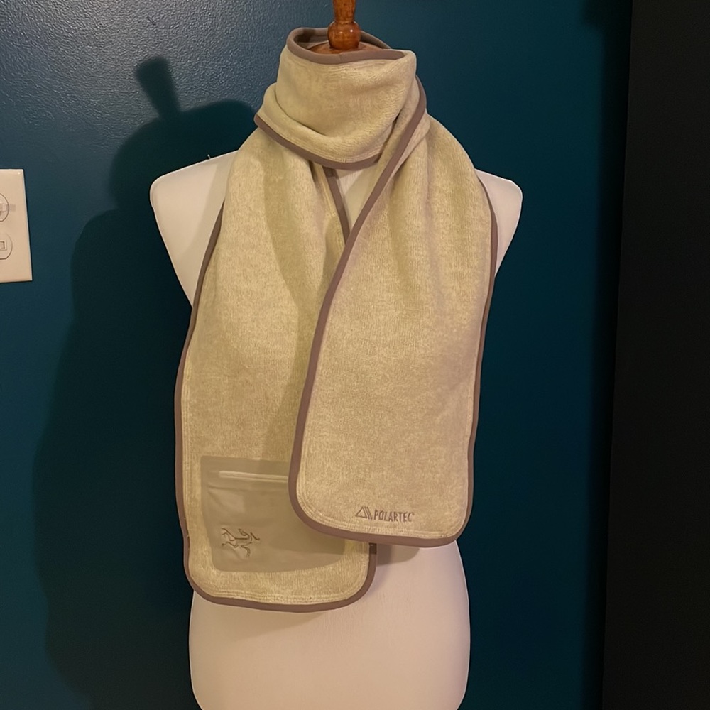 Arc’teryx Scarf
